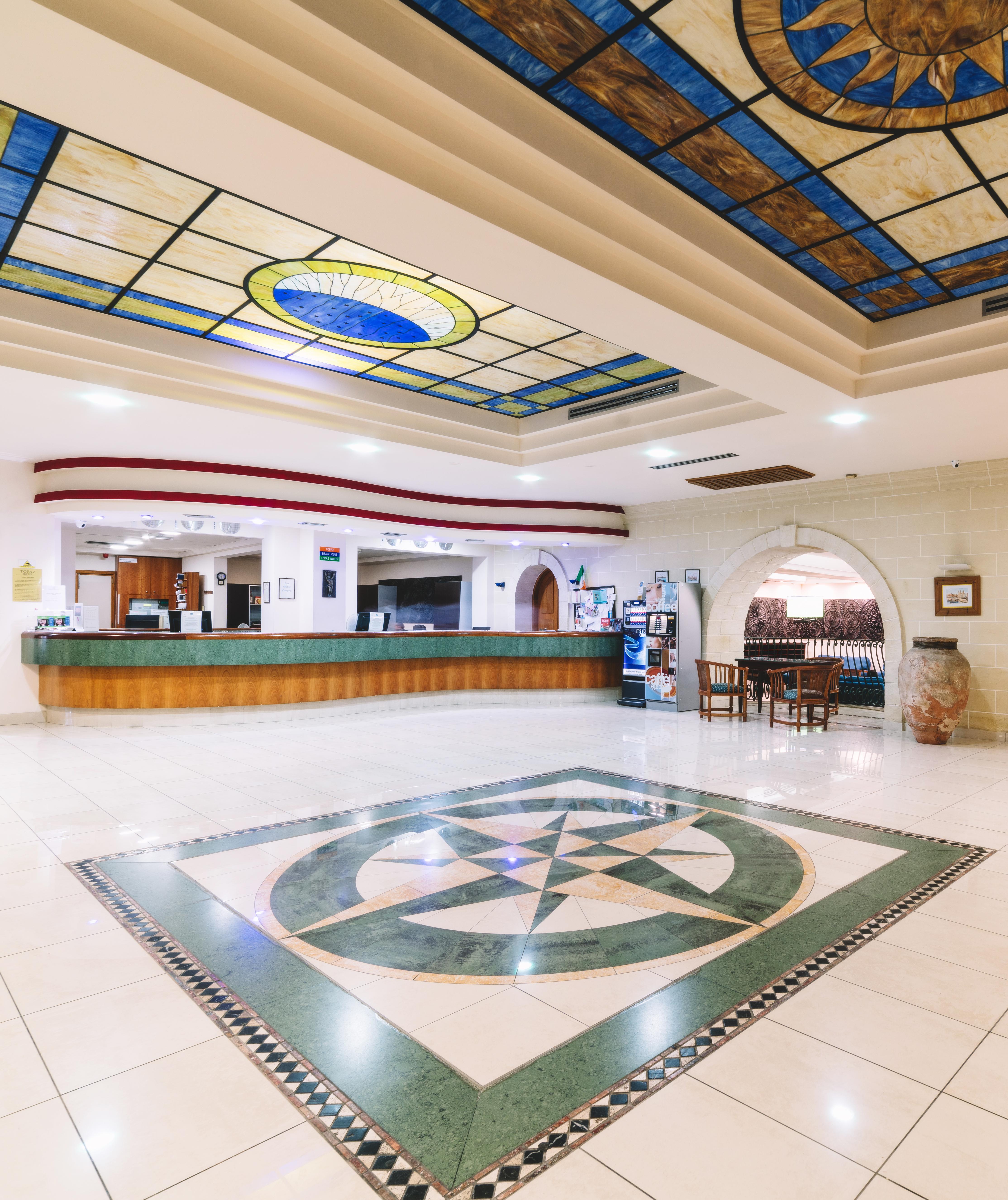 Topaz Hotel St. Paul's Bay Interior photo
